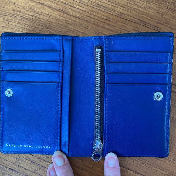 Marc Jacobs crossbody purse and matching wallet, cobalt blue leather, EUC - Picture 10 of 16